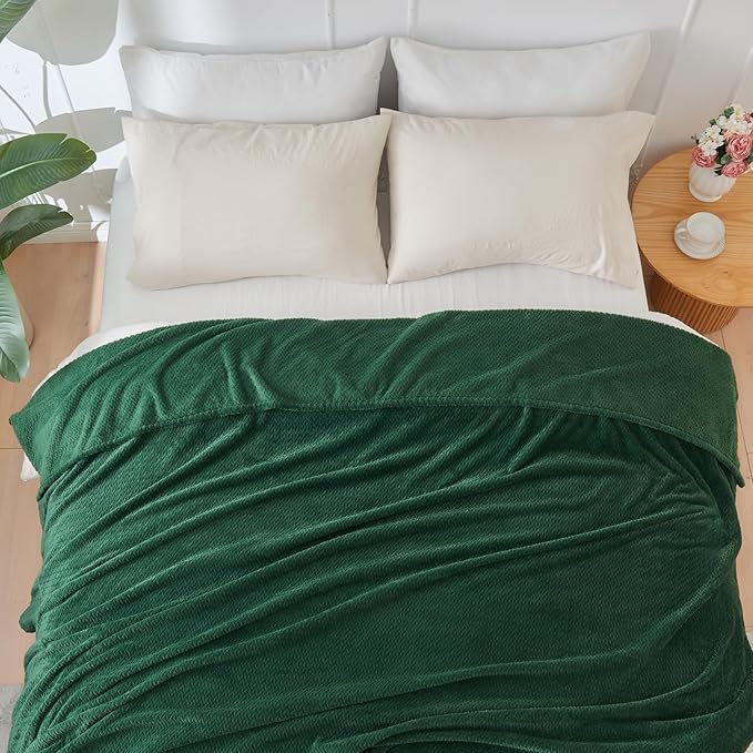 NEWCOSPLAY Super Soft Queen Blanket Dark Green Premium Silky Flannel Fleece Leaves Pattern Lightweight Bed Blanket All Season Use (Dark Green, Queen(90"x90"))