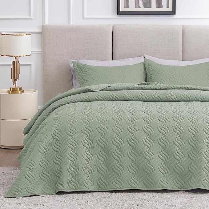 Love's cabin King Size Quilt Bedding Set Sage Bedspreads - Bed Summer Lightweight Bedspread Comforter - Wave Pattern Bedding Coverlet for All Season - 3 Pieces (1 Quilt, 2 Pillow Shams)