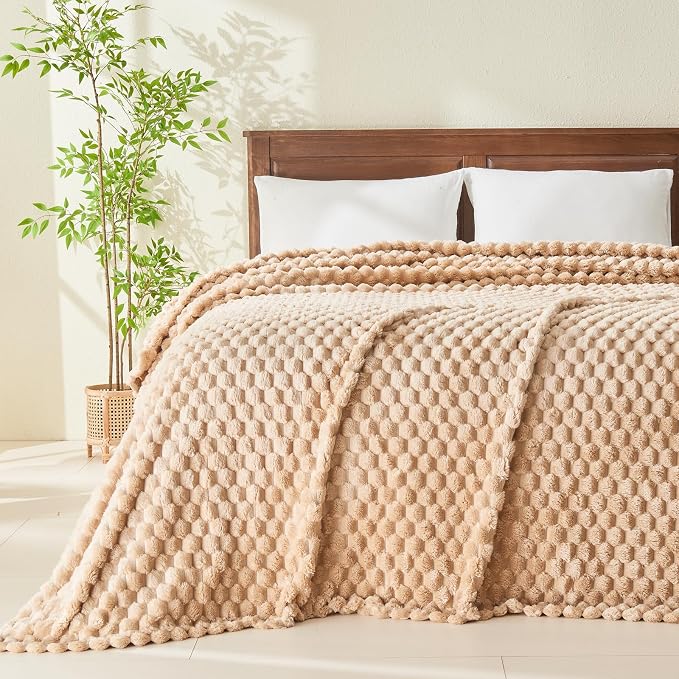NEWCOSPLAY Fleece Clouds Cozy Queen Blanket - Image 2