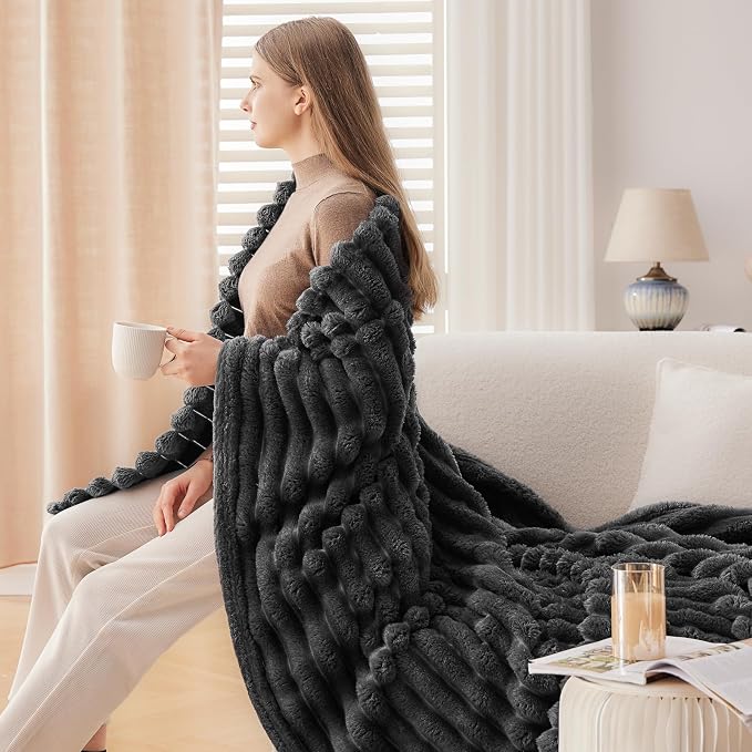 NEWCOSPLAY Fleece Ribbed Cozy Twin Blanket - Image 5