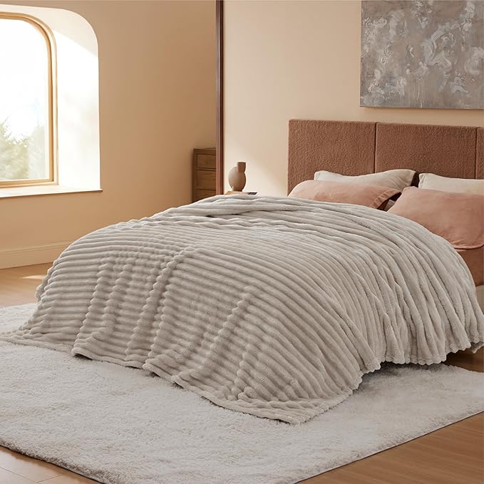 Bedsure GentleSoft Blankets Queen Size for Bed - Cozy Soft Blankets for Women, Cute Large Fleece Throws for Girls, Linen, 90x90 Inches