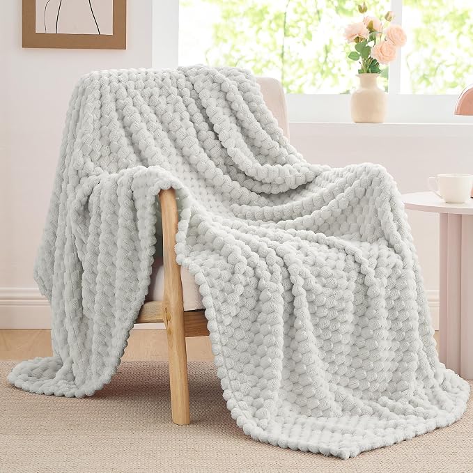 BEDELITE Light Grey Twin Blanket - Image 4