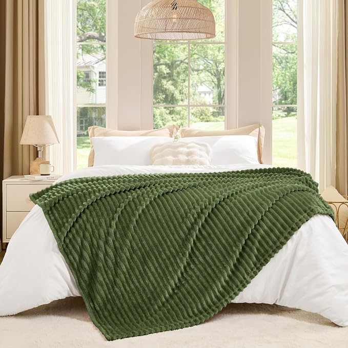 BEDELITE 3D Ribbed Jacquard Moss Fleece Throw Blanket - Image 7