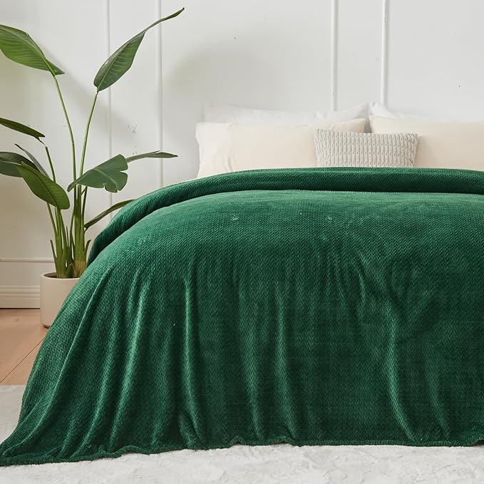 NEWCOSPLAY Super Soft King Blanket Dark Green Premium Silky Flannel Fleece Leaves Pattern Lightweight Bed Blanket All Season Use (Dark Green, King(90"x110"))