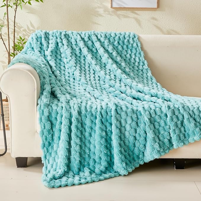 NEWCOSPLAY Fleece Clouds Cozy King Blanket - Image 9