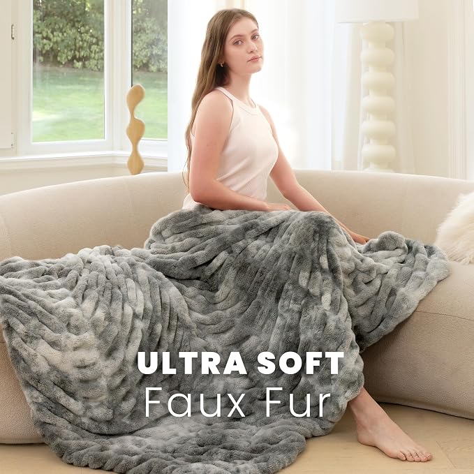 Ultra Soft Cozy Faux Fur Throw Blanket, Fuzzy Plush Thick Bubble Blanket - Image 3