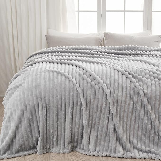 NEWCOSPLAY Fleece Ribbed Cozy Queen Blanket by NEWCOSPLAY