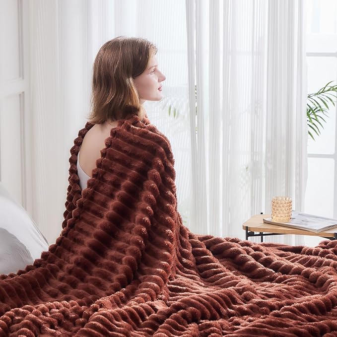 NEWCOSPLAY Fleece Ribbed Cozy Throw Blanket - Image 7