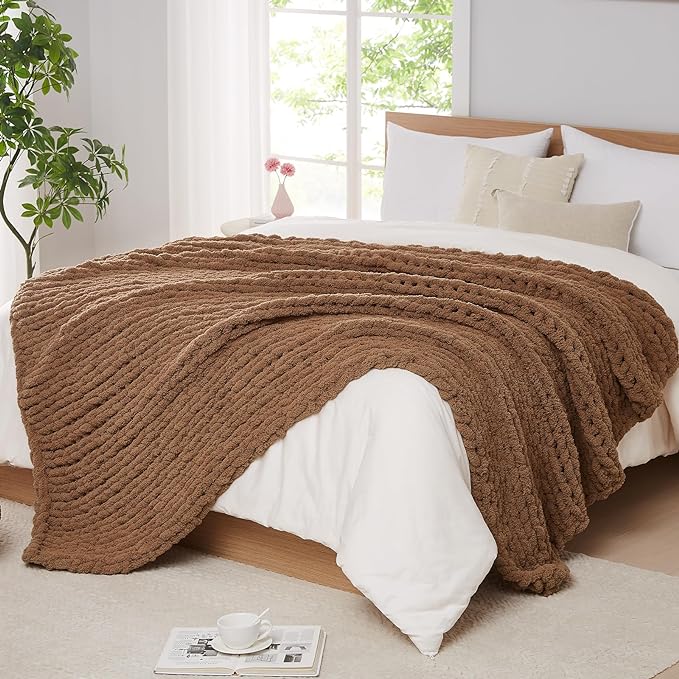 L'AGRATY Chunky Knit Throw Blanket by LAGRATY