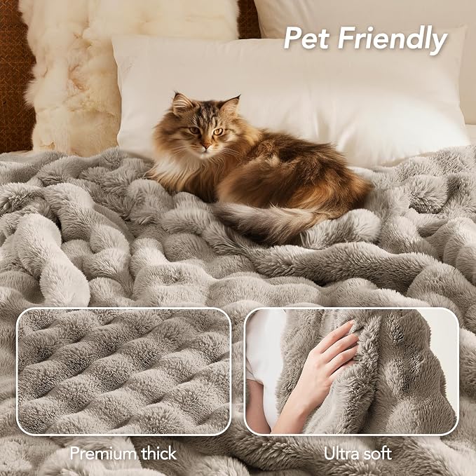 L'AGRATY Faux Rabbit Fur Throw Blanket - Image 4