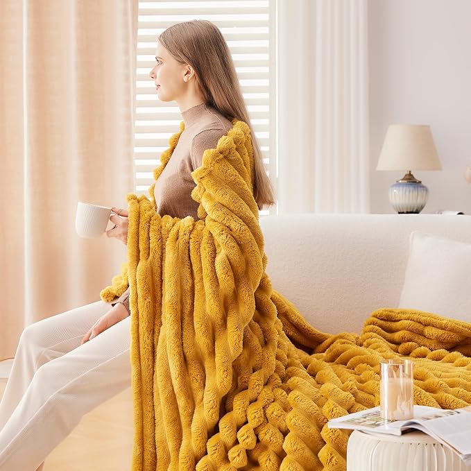 NEWCOSPLAY Fleece Ribbed Cozy Queen Blanket - Image 6