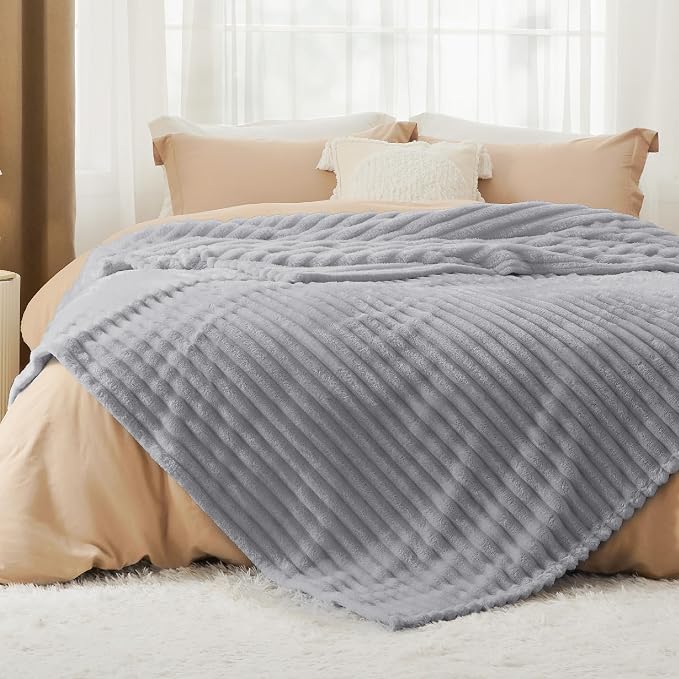Bedsure Full Size Fleece Blankets - Image 2
