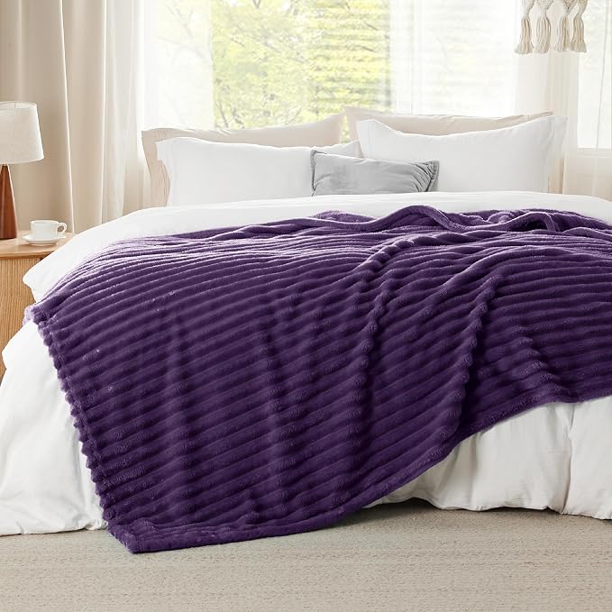 Bedsure Soft Full Size Fleece Blankets - Image 8