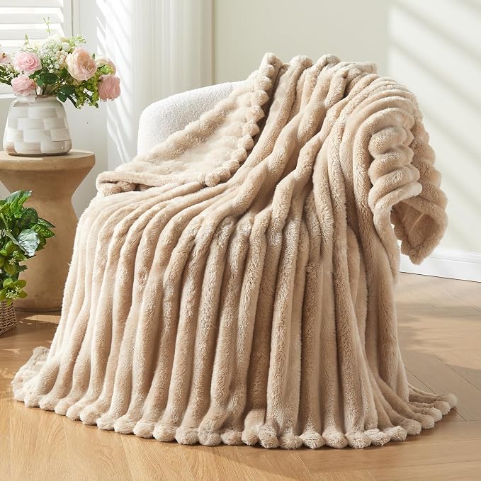 NEWCOSPLAY Fleece Ribbed Cozy Queen Blanket - Image 7