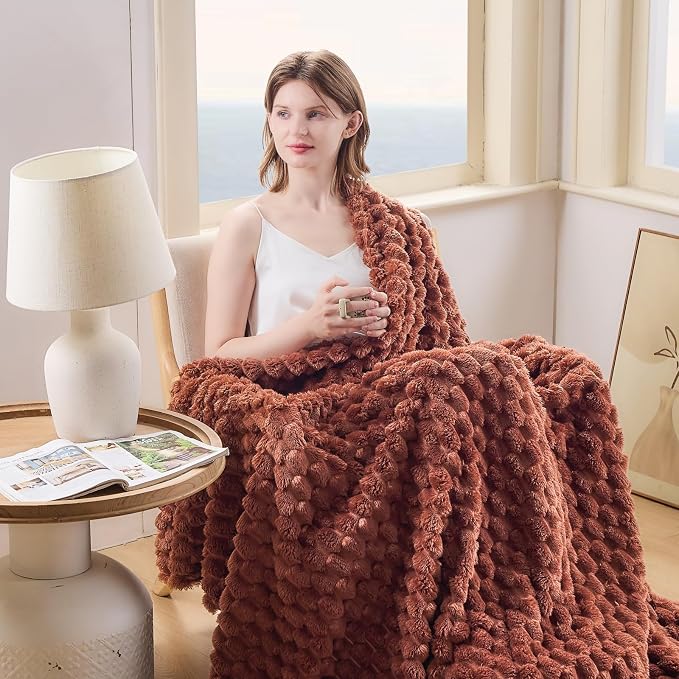 NEWCOSPLAY Fleece Clouds Cozy Twin Blanket - Image 2