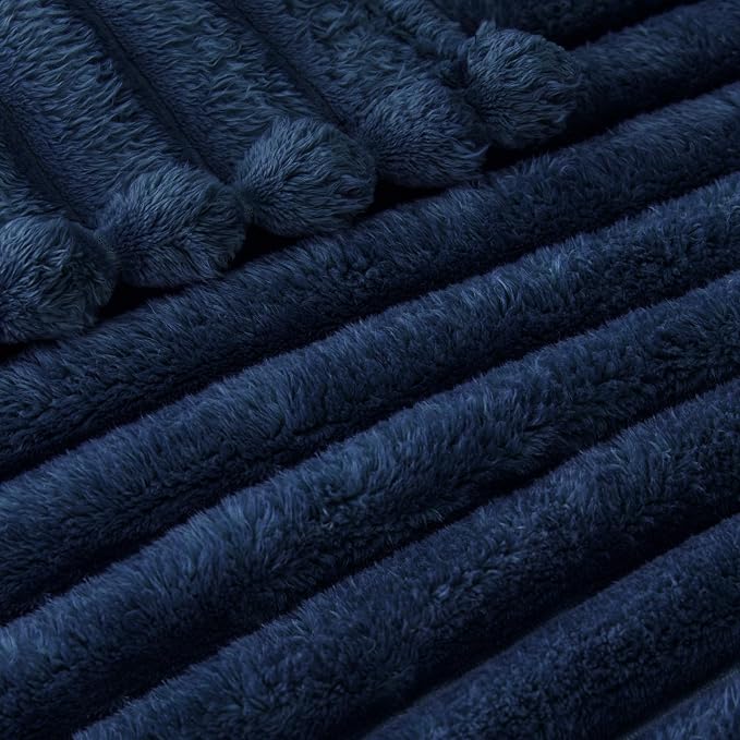 Exclusivo Mezcla Striped King Size Fleece Blanket - Image 4