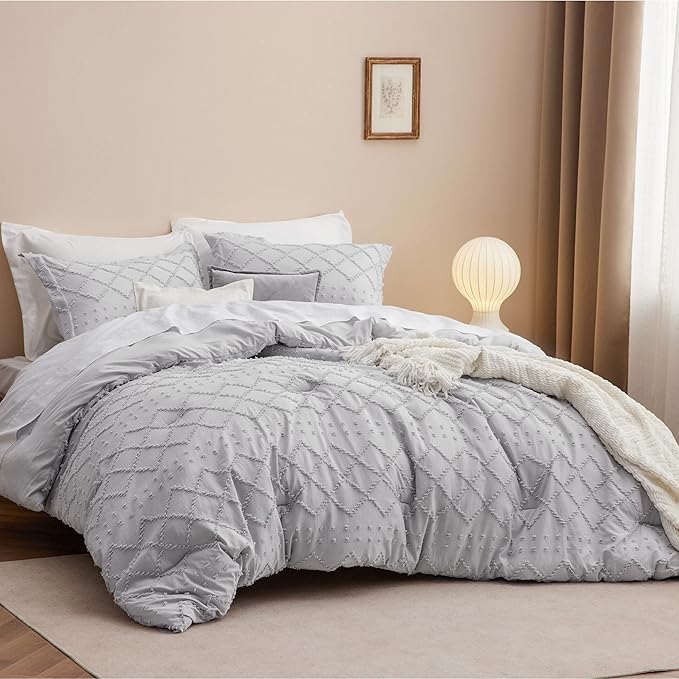 Bedsure King Comforter Set - Light Grey Comforter, Boho Tufted Shabby Chic Bedding for Kids, 3 Pieces Vintage Farmhouse Bed Set for All Seasons, Fluffy Soft Bedding with 2 Pillow Shams