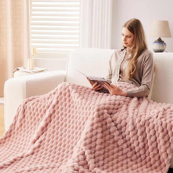 NEWCOSPLAY Fleece Clouds Cozy Queen Blanket - Image 4