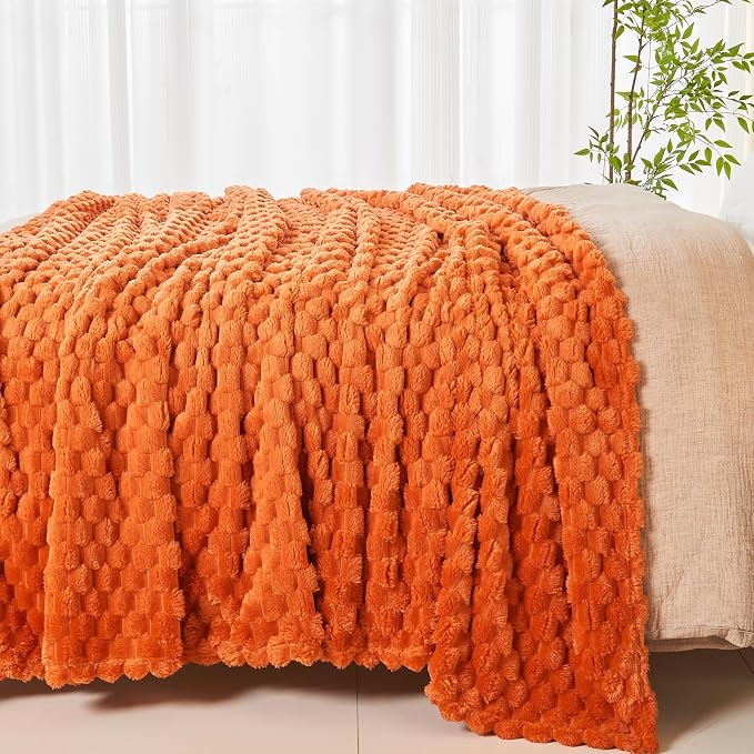 NEWCOSPLAY Fleece Clouds Cozy King Blanket - Image 7