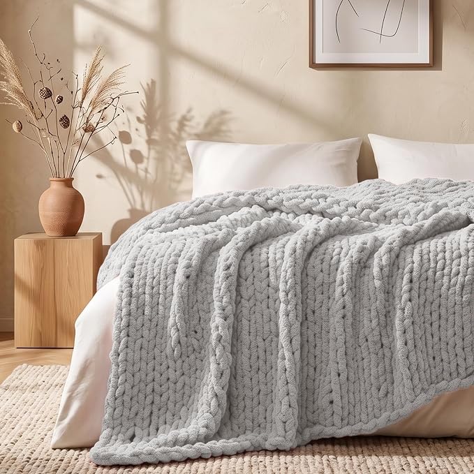 L'AGRATY Chunky Knit Throw Blanket - Image 9