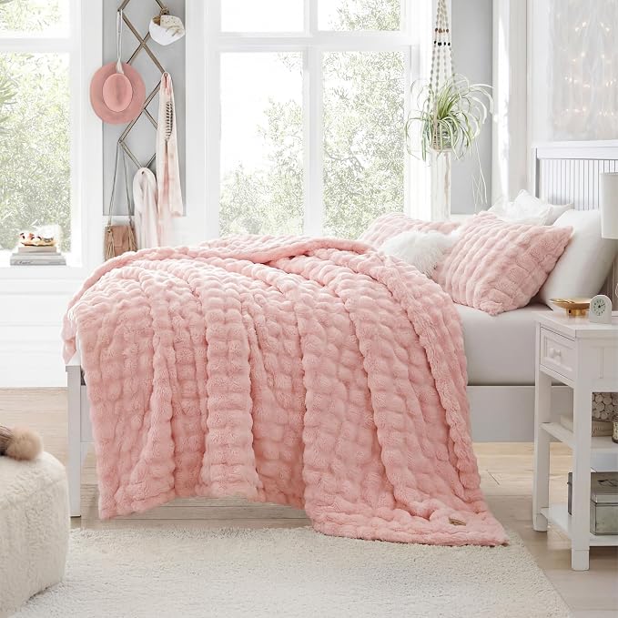 Bedsure 3D Fleece Bubble Blanket - Image 4