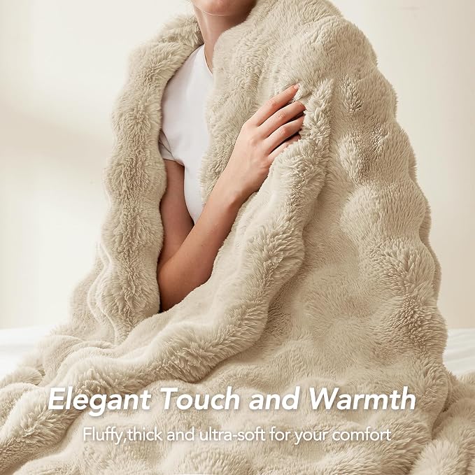 L'AGRATY Faux Rabbit Fur Throw Blanket - Image 6