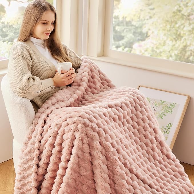 NEWCOSPLAY Fleece Clouds Cozy Queen Blanket - Image 7