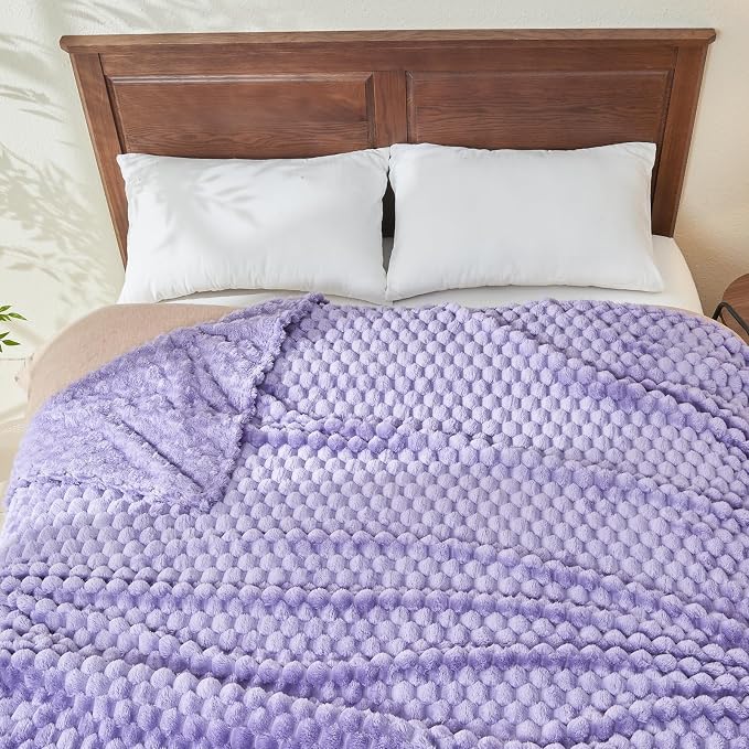 NEWCOSPLAY Fleece Clouds Cozy King Blanket - Image 8