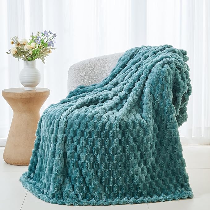 NEWCOSPLAY Fleece Clouds Cozy Twin Blanket - Image 4