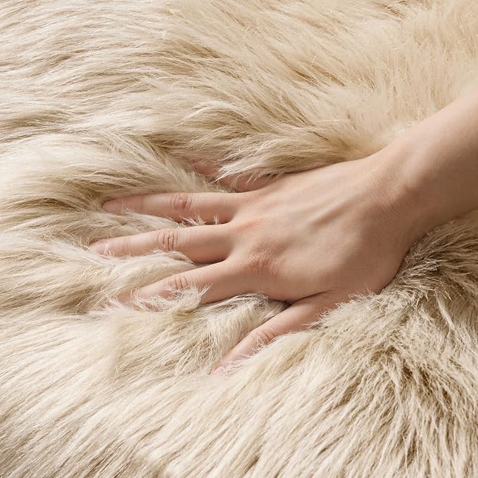 MIULEE Fluffy Area Rug 3x5 ft Faux Fur Sheepskin Rug - Image 4