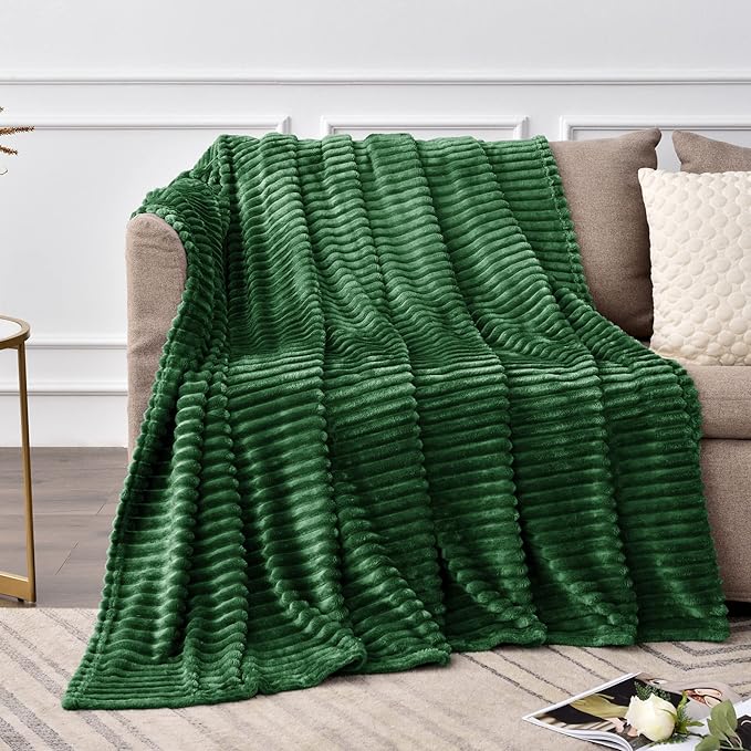 BEDELITE 3D Ribbed Dark Green Fleece Throw Blanket - Image 2