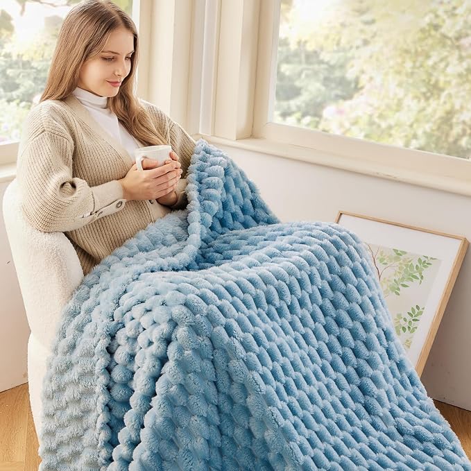 NEWCOSPLAY Fleece Clouds Cozy Throw Blanket - Image 2