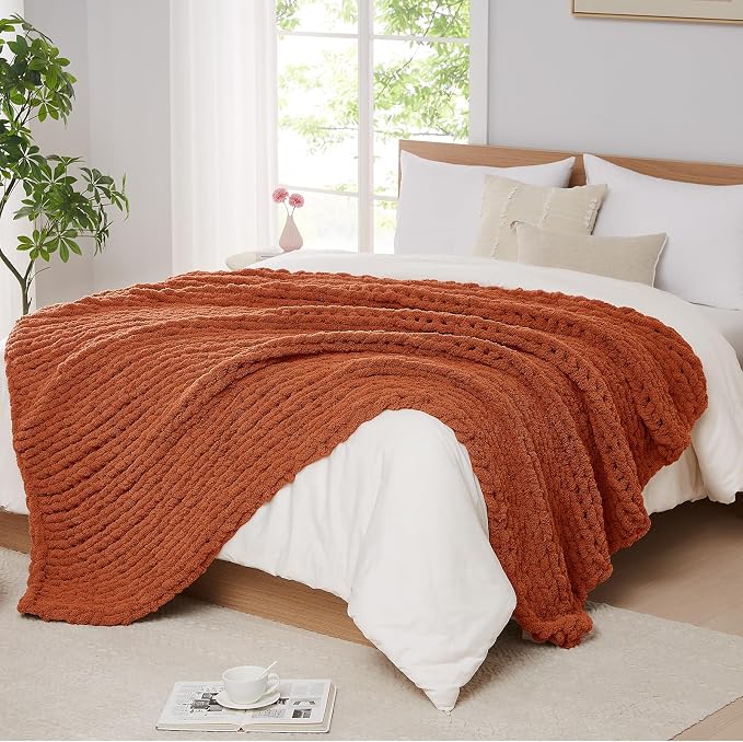 L'AGRATY Chunky Knit Throw Blanket by LAGRATY