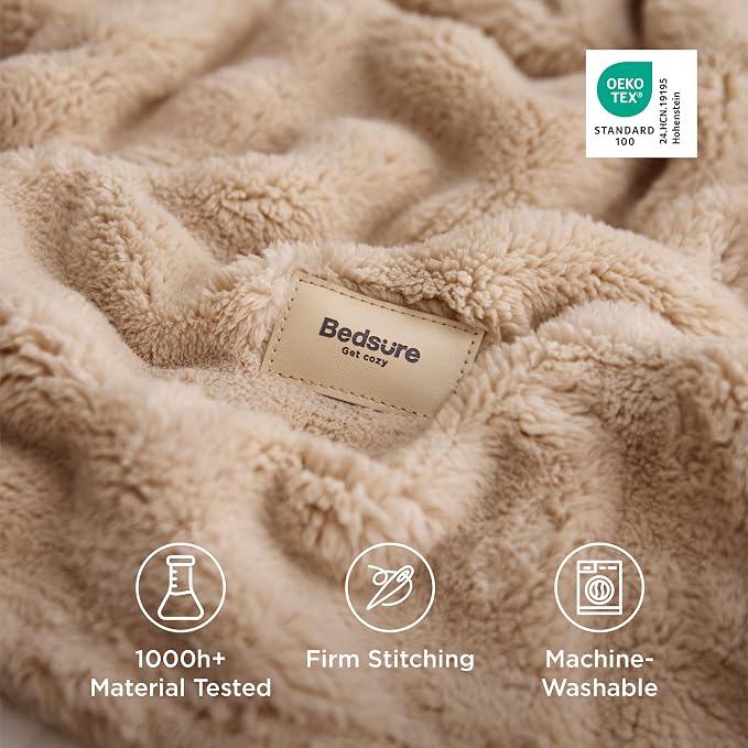 Bedsure 3D Fleece Bubble Blanket - Image 5