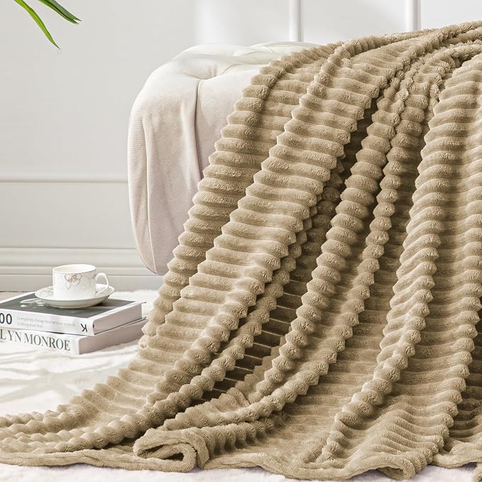 BEDELITE 3D Ribbed Jacquard Brown Fleece Twin Blanket by BEDELITE