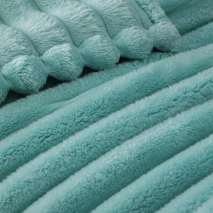 Exclusivo Mezcla Striped Fleece Throw Blanket - Image 4