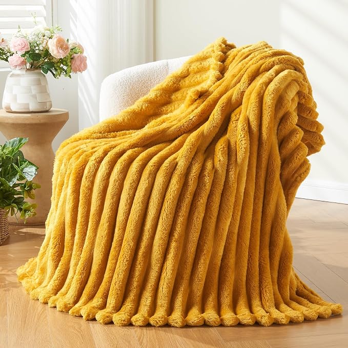 NEWCOSPLAY Fleece Ribbed Cozy Queen Blanket - Image 7