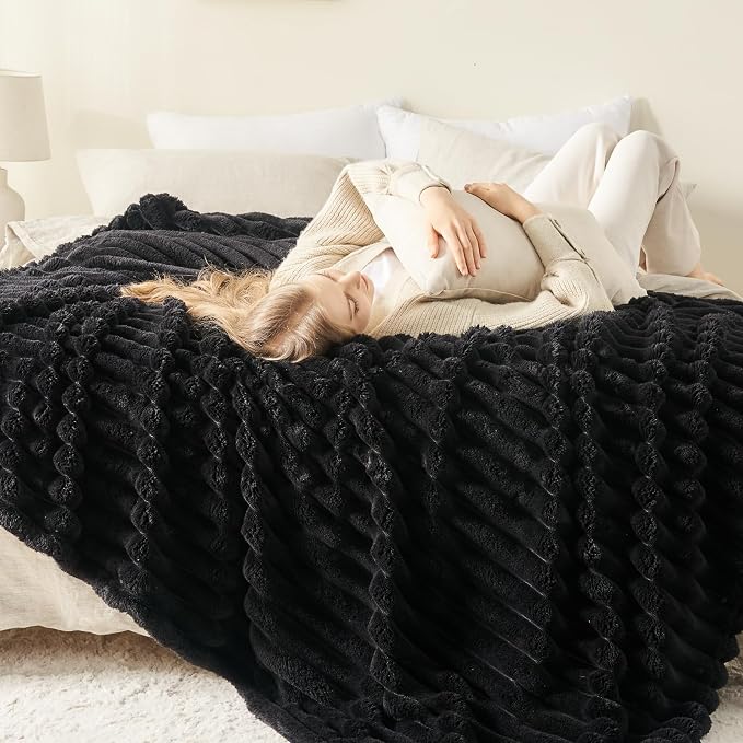 NEWCOSPLAY Fleece Ribbed Cozy Twin Blanket - Image 4