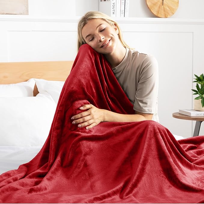 Exclusivo Mezcla Fleece Blanket Queen Size for Bed, Super Soft and Warm, All Season Use, Cozy, Plush, Lightweight, 90x90 Inches, Deep Red