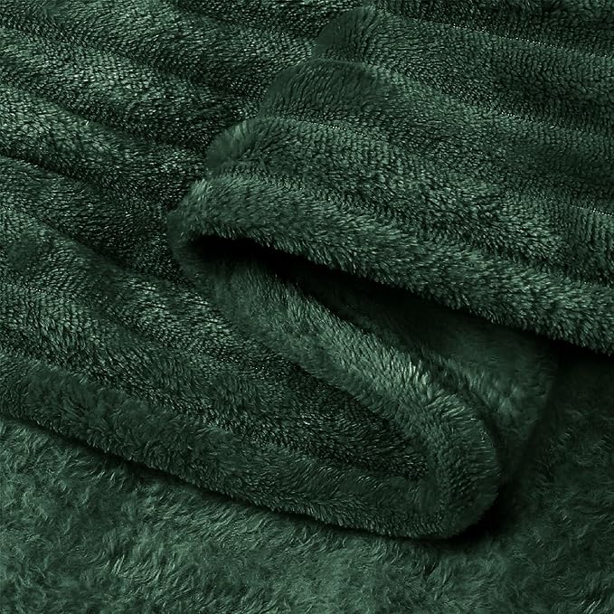BEDELITE 3D Ribbed Emerald Green Fleece Throw Blanket - Image 9