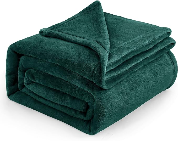 Bedsure GentleSoft Fleece Blankets King Size Emerald Green - Bed Blanket Soft Lightweight Plush Cozy Fuzzy Luxury Microfiber, 108x90 inches