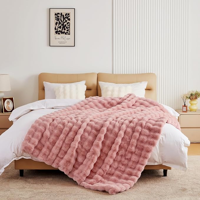 BENVWE Faux Fur Throw Blanket for Couch - Image 9