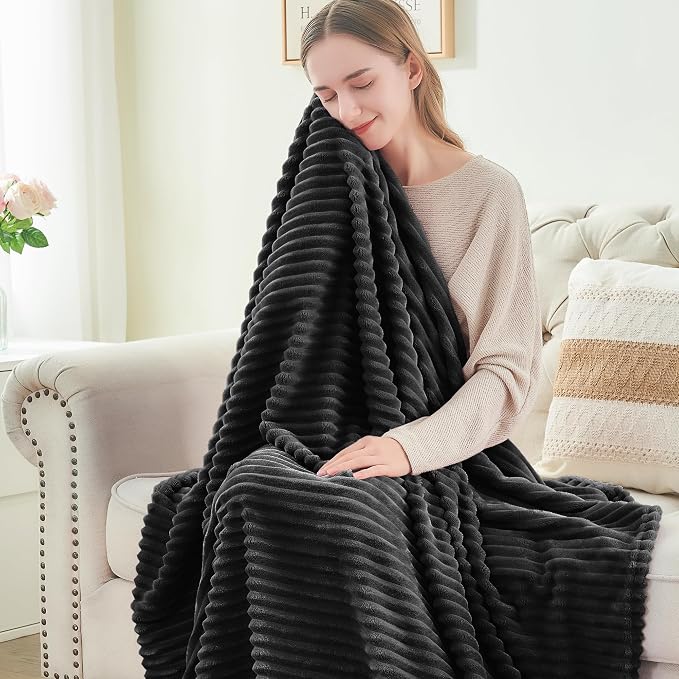 BEDELITE 3D Ribbed Jacquard Black King Size Blankets - Image 3