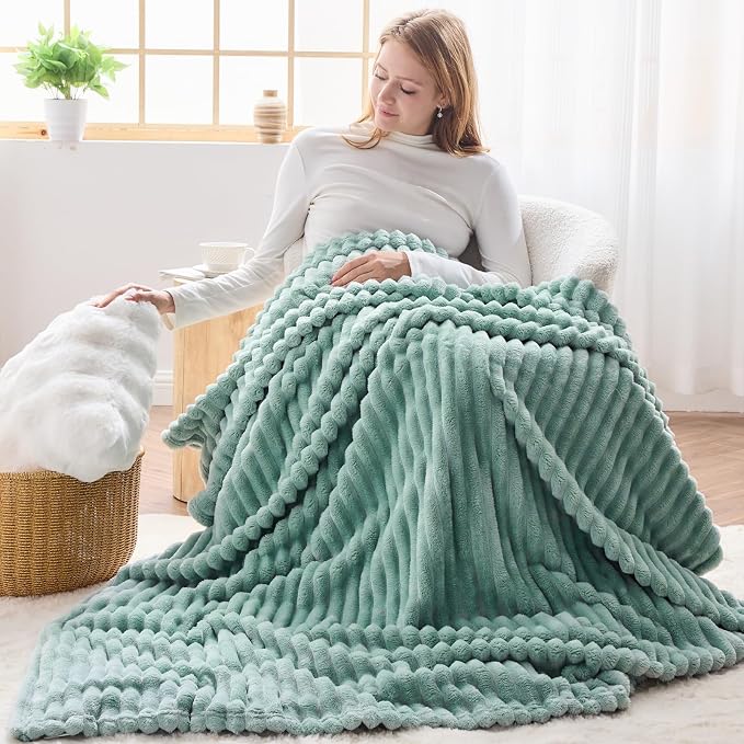 NEWCOSPLAY Fleece Ribbed Cozy Throw Blanket - Image 2