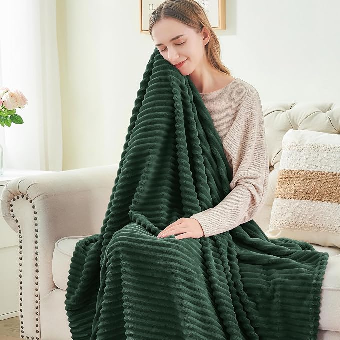 BEDELITE 3D Ribbed Emerald Green Fleece Twin Blanket - Image 4