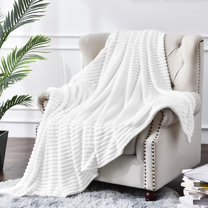 BEDELITE 3D Ribbed Jacquard White Fleece Twin Blanket - Image 2
