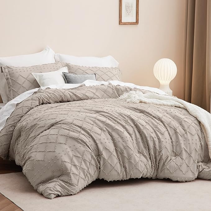 Bedsure Queen Comforter Set - Linen Comforter, Boho Tufted Shabby Chic Bedding for Kids, 3 Pieces Vintage Farmhouse Bed Set for All Seasons, Fluffy Soft Bedding with 2 Pillow Shams