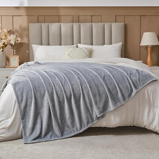 NEWCOSPLAY Super Soft Throw Blanket Grey Premium Silky Flannel Fleece Leaves Pattern Lightweight Bed Blanket All Season Use (Grey, Throw(50"x60"))