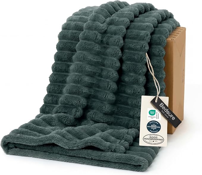 Bedsure Soft Throw Blanket for Couch Decor Gifts Mallard Green 50"x60" | by Unknown