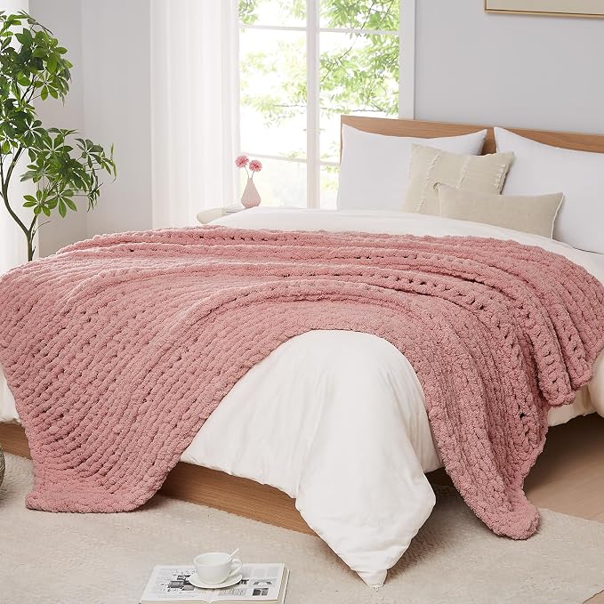 L'AGRATY Chunky Knit Throw Blanket by LAGRATY
